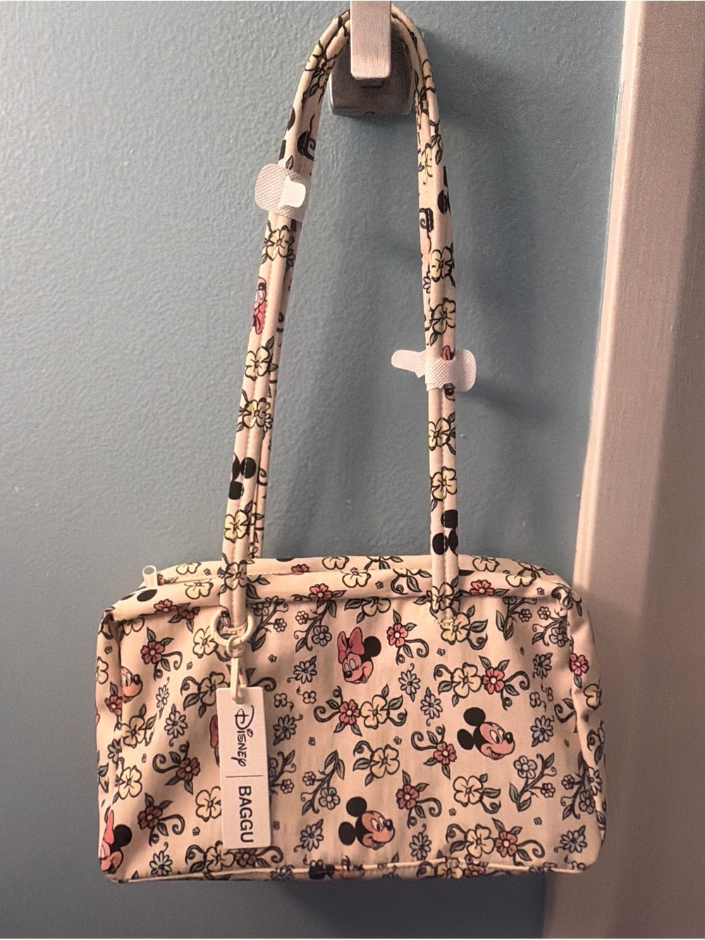 BAGGU Cream Minnie & Mickey Floral Shoulder Bag
